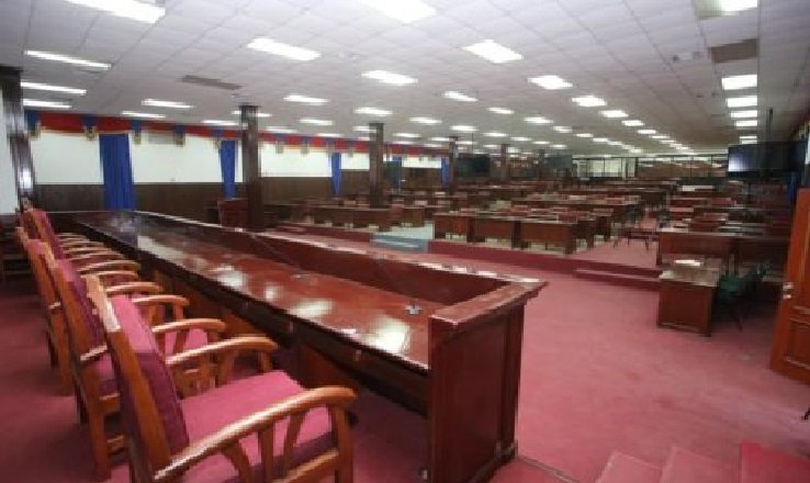 Bâtiment du Parlement haïtien abandonné, reflet du gaspillage financier du Parlement dysfonctionnel.