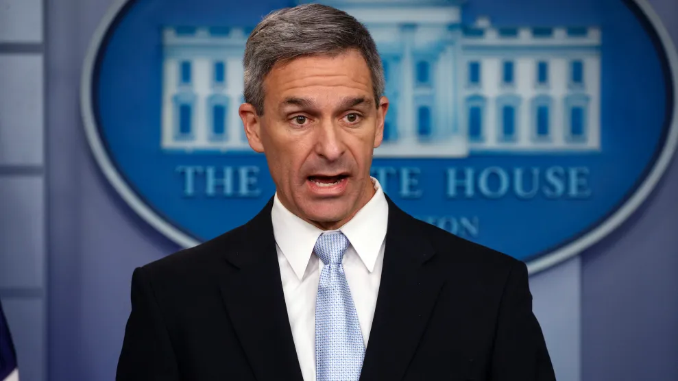 Ken Cuccinelli défend une réforme ciblant les demandeurs d’asile