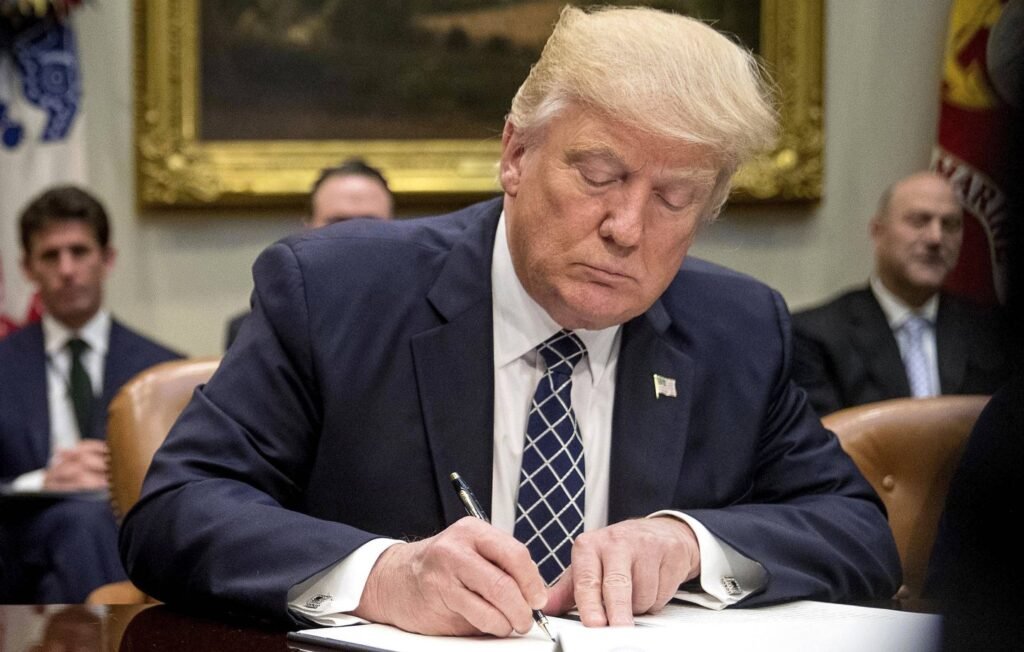 Portrait de Donald Trump,président américain, au cœur d’une controverse sur le droit du sol aux États-Unis