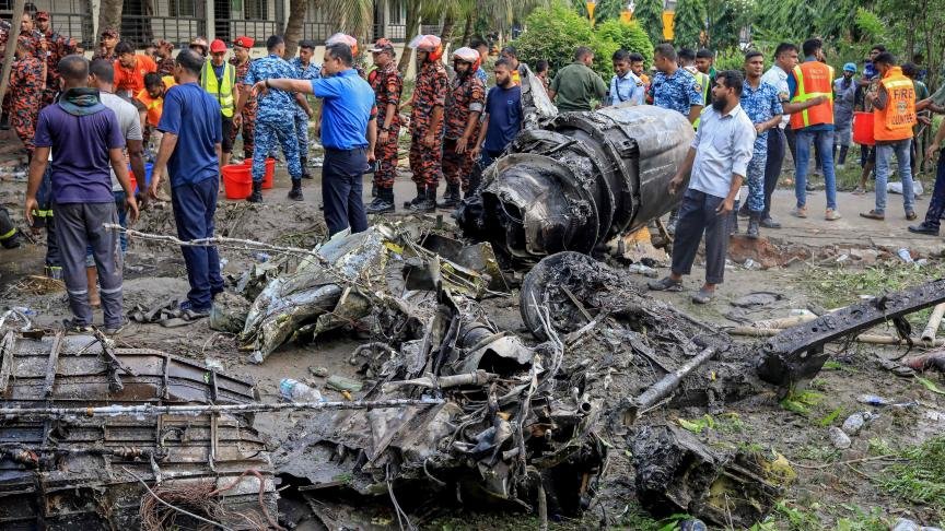 Avion militaire crashé sur une école à Dacca