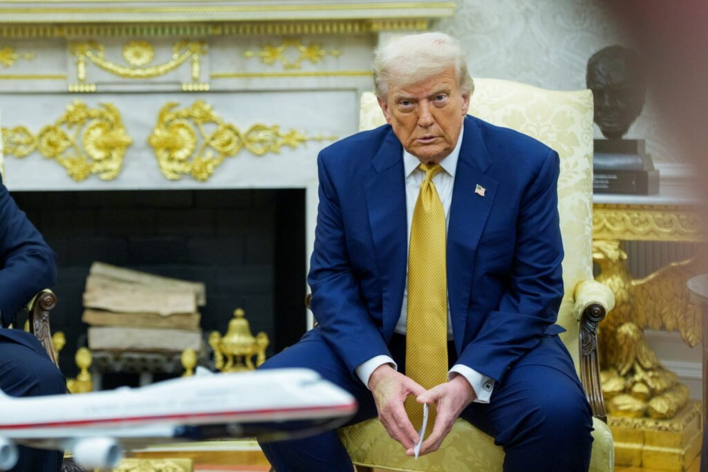 Donald Trump veut poursuivre le Wall Street Journal concernant la publication de la liste de clients d’Epstein