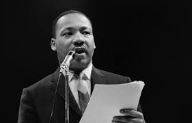 Portrait emblématique de Martin Luther King Jr., figure historique de la lutte pour les droits civiques aux États-Unis